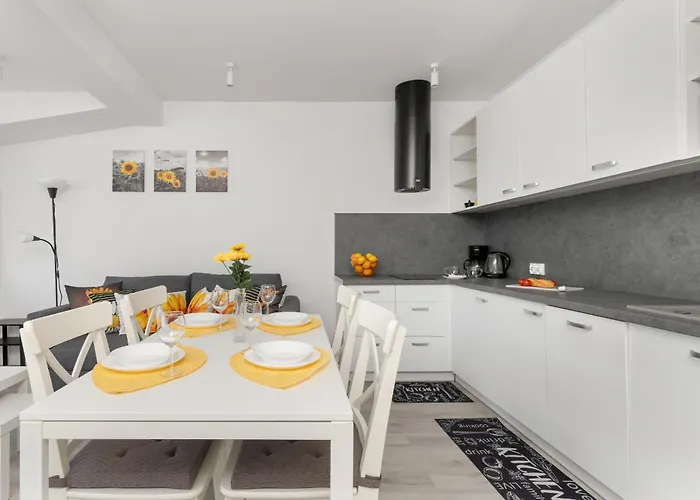 Lejlighed Sopockie Z Parkingiem Przy Plazy I Molo By Renters Sopot