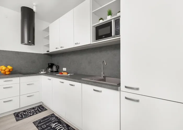 Lejlighed Sopockie Z Parkingiem Przy Plazy I Molo By Renters